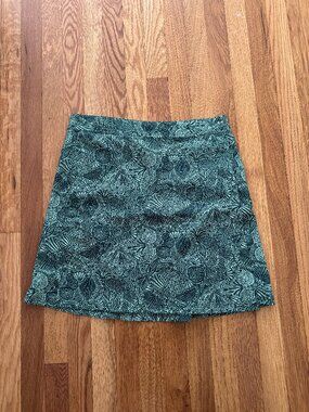 RipSkirt Hawaii Wrap Skirt Size Medium. Green Wailea Print.